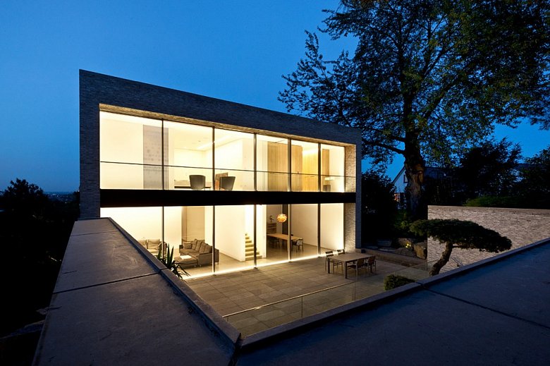 Алюминиевые окна в загородных домах